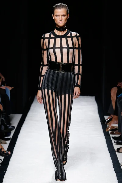 Look 14